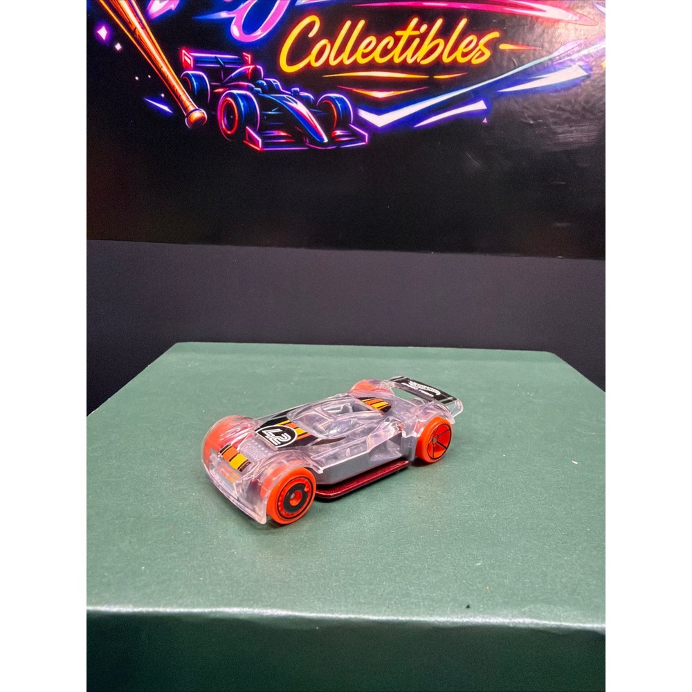 Hot Wheels Mach It Go Clear X-Raycers Translucent Red Base HGT42 1:64 Scale - Picture 1 of 6